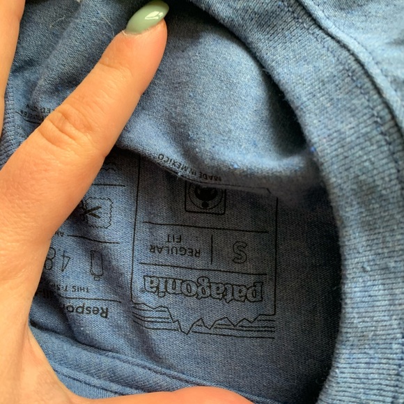 Blue Patagonia long sleeve - Picture 2 of 2